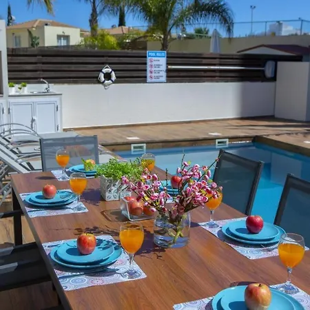 Tsokkos Family - Pool Garden 2' Walk To