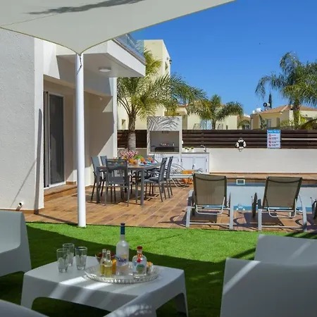 Tsokkos Family - Pool Garden 2' Walk To Vakantiehuis *