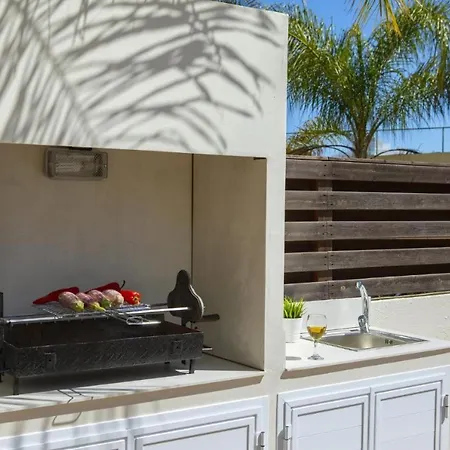 Tsokkos Family - Pool Garden 2' Walk To Vakantiehuis *