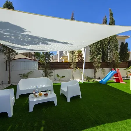 Tsokkos Family - Pool Garden 2' Walk To Vakantiehuis