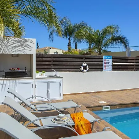 Tsokkos Family - Pool Garden 2' Walk To Protaras