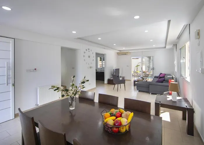 Tsokkos Family - Pool Garden 2' Walk To * Protaras