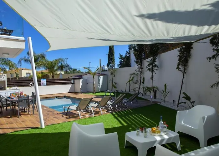 Tsokkos Family - Pool Garden 2' Walk To Casa de Férias *