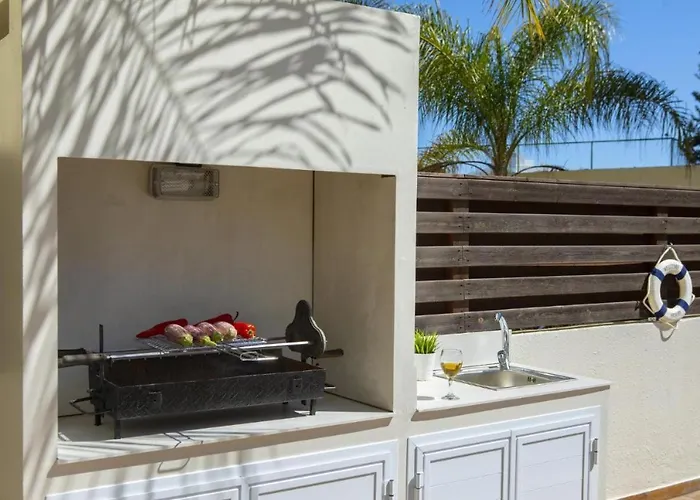 Tsokkos Family - Pool Garden 2' Walk To Casa de Férias *