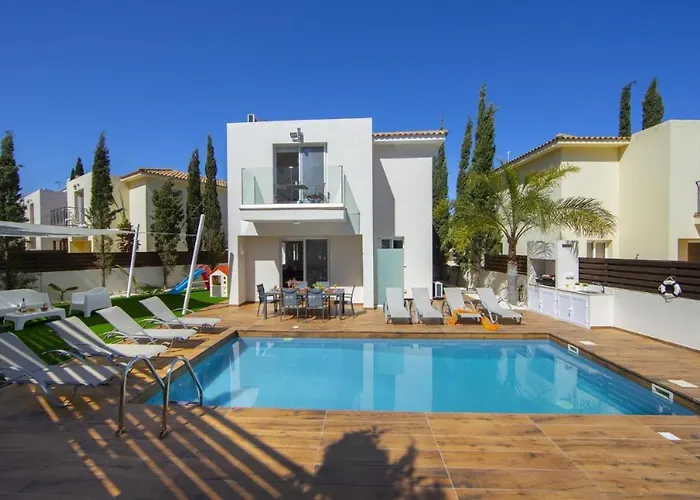 Tsokkos Family - Pool Garden 2' Walk To Protaras