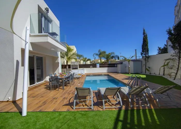 Casa de Férias Tsokkos Family - Pool Garden 2' Walk To