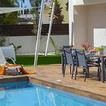 Tsokkos Family - Pool Garden 2' Walk To Holiday home