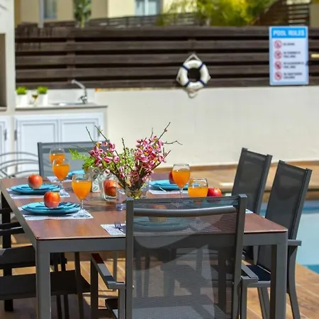 Tsokkos Family - Pool Garden Walk To * Protaras