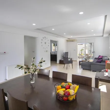 Tsokkos Family - Pool Garden 2' Walk To * 프로타라스