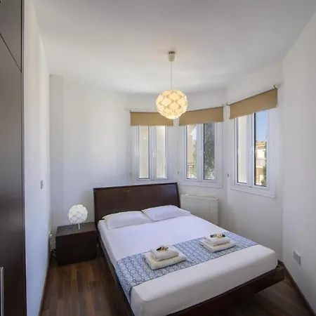 Tsokkos Family - Pool Garden 2' Walk To 펜션