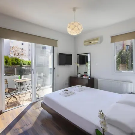 Tsokkos Family - Pool Garden 2' Walk To 펜션