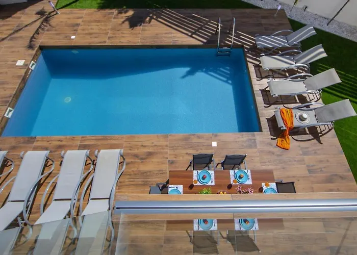 Prázdninový dům Tsokkos Family - Pool Garden 2' Walk To *