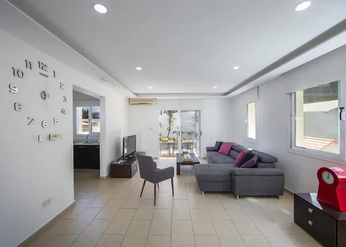 Tsokkos Family - Pool Garden 2' Walk To Protaras