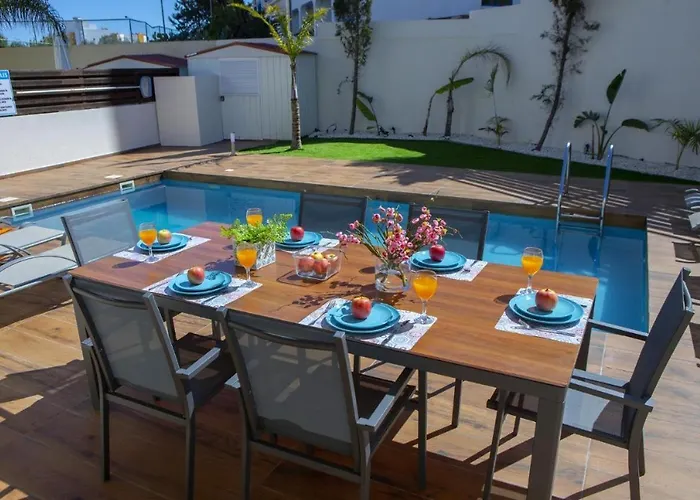 Tsokkos Family - Pool Garden 2' Walk To Protaras