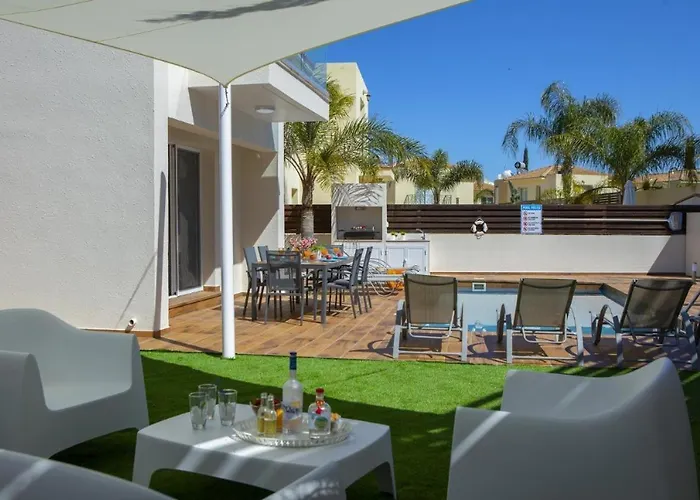 Tsokkos Family - Pool Garden 2' Walk To Case de vacanță *