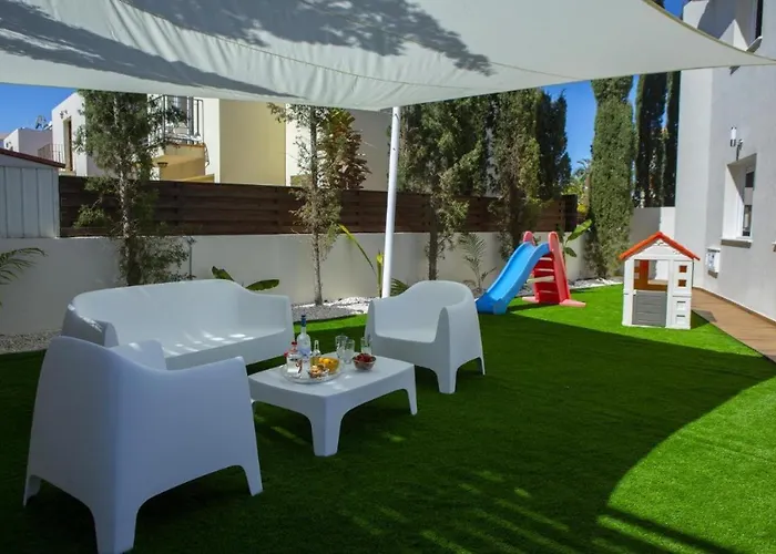 Tsokkos Family - Pool Garden 2' Walk To Protaras