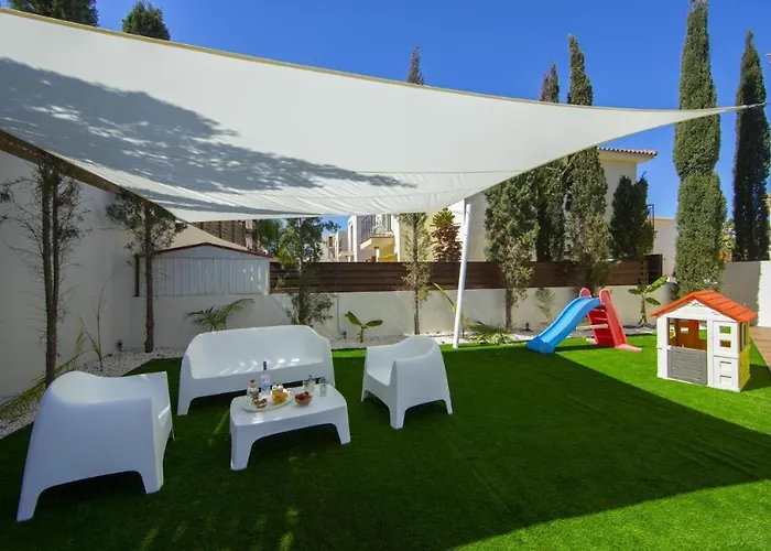 Tsokkos Family - Pool Garden 2' Walk To Prázdninový dům