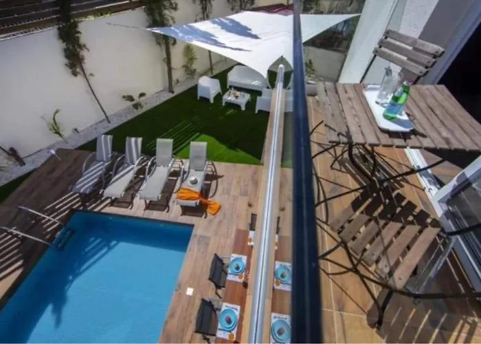 Tsokkos Family - Pool Garden 2' Walk To